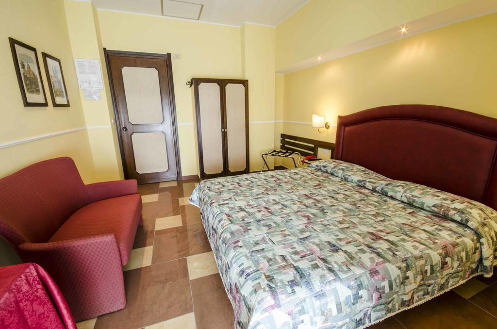 Hotel Tarconte Tarquinia Zewnętrze zdjęcie