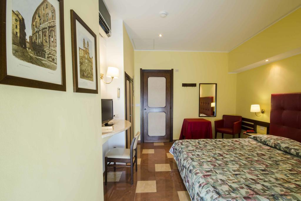 Hotel Tarconte Tarquinia Zewnętrze zdjęcie
