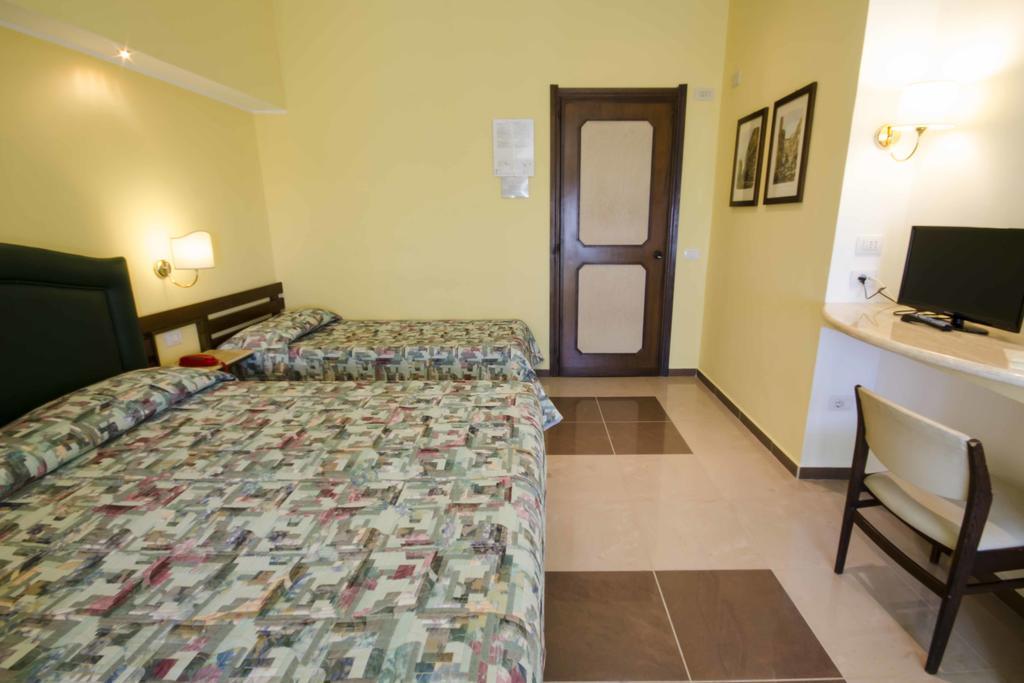 Hotel Tarconte Tarquinia Zewnętrze zdjęcie