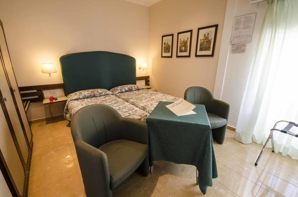 Hotel Tarconte Tarquinia Zewnętrze zdjęcie